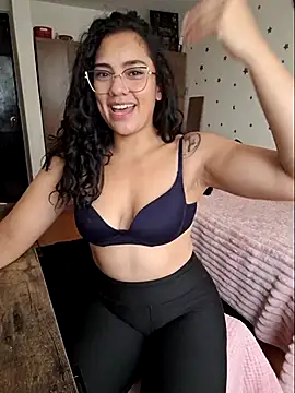 Thaliacooper  online show from February 2026 04:46:01 PM