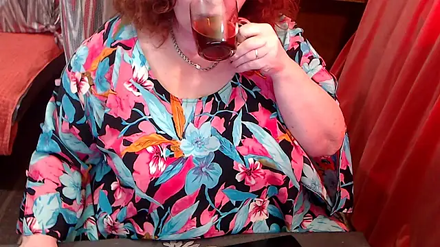 Snapshot of RoseRed69 chatting on May 2026 06:21:02 AM RoseRed69 online show from May 2026 06:21:02 AM