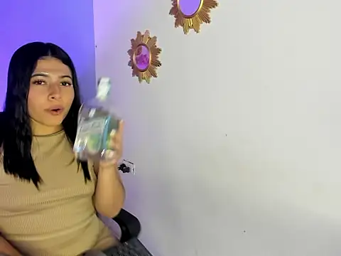 caro sweett online show from December 2024 07:18:02 PM