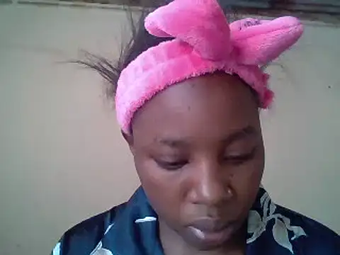 Snapshot of Queen_loveer chatting on February 2025 09:24:01 AM Queen loveer online show from February 2025 09:24:01 AM