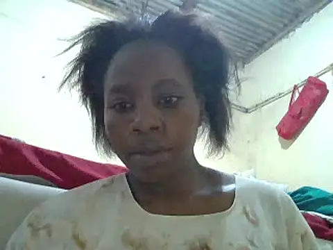 Snapshot of Queen_loveer chatting on February 2025 06:44:01 PM Queen loveer online show from February 2025 06:44:01 PM