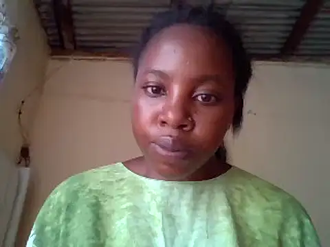 Snapshot of Queen_loveer chatting on February 2025 02:27:02 PM Queen loveer online show from February 2025 02:27:02 PM