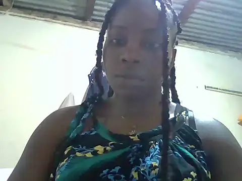 Snapshot of Queen_loveer chatting on October 2025 03:57:02 PM Queen loveer online show from October 2025 03:57:02 PM