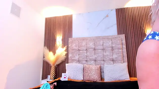 AnastasiaTaylor  online show from October 2025 03:20:02 AM