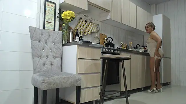 Snapshot of Jadeee_ chatting on February 2025 09:38:01 PM Jadeee  online show from February 2025 09:38:01 PM