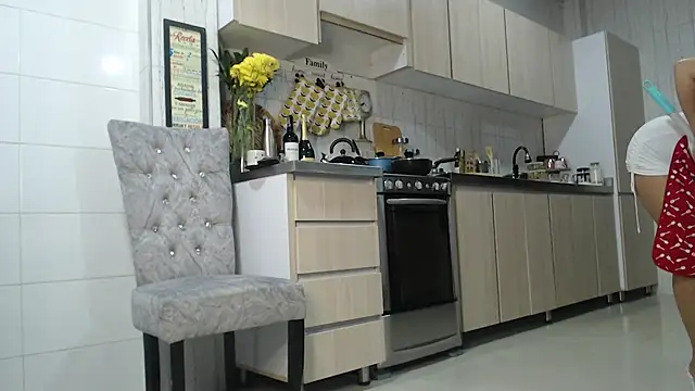 Snapshot of Jadeee_ chatting on February 2025 12:41:01 AM Jadeee  online show from February 2025 12:41:01 AM