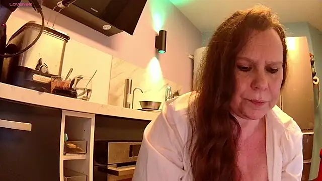 Endrocleia online show from November 2025 12:35:02 AM