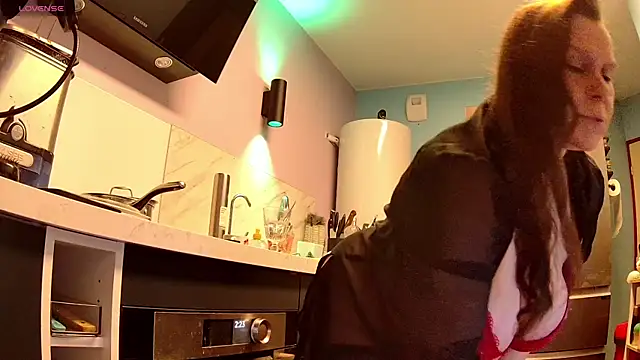 Endrocleia online show from February 2026 01:28:02 AM