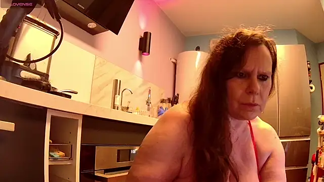 Snapshot of Endrocleia chatting on May 2026 11:10:01 PM Endrocleia online show from May 2026 11:10:01 PM
