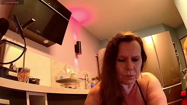 Snapshot of Endrocleia chatting on May 2026 11:57:01 PM Endrocleia online show from May 2026 11:57:01 PM
