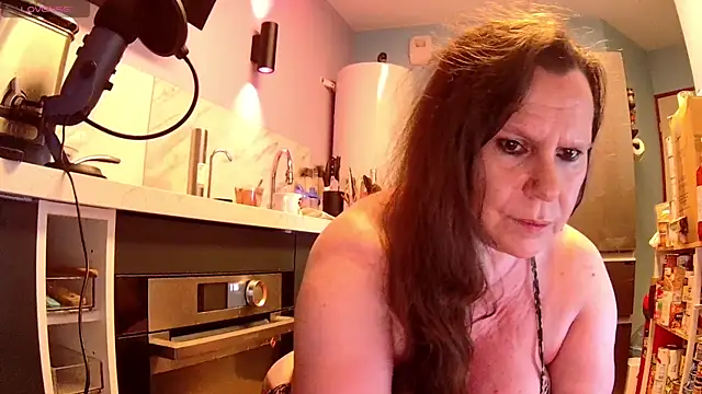 Snapshot of Endrocleia chatting on June 2026 11:17:01 PM Endrocleia online show from June 2026 11:17:01 PM