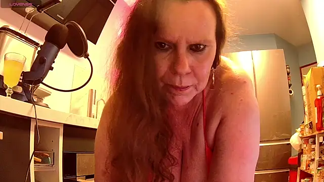Snapshot of Endrocleia chatting on June 2026 02:24:02 AM Endrocleia online show from June 2026 02:24:02 AM