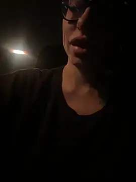 myloveforyouu online show from October 2025 06:44:01 AM