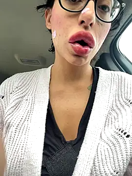 myloveforyouu online show from November 2025 03:25:01 PM