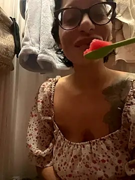 myloveforyouu online show from November 2025 11:42:01 AM