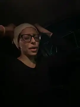 myloveforyouu online show from November 2025 12:47:01 AM