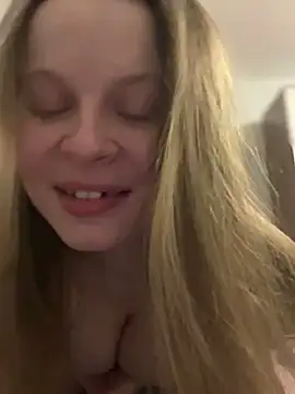 wrenlie online show from January 2025 10:39:01 PM