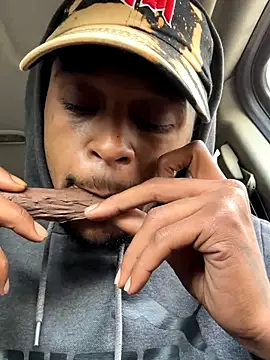 Snapshot of rayyymack chatting on November 2025 05:25:01 PM rayyymack online show from November 2025 05:25:01 PM