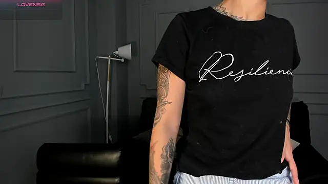 MariaHerrera  online show from November 2025 05:33:01 AM