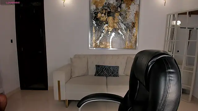 KatieStonne online show from November 2025 01:05:02 AM