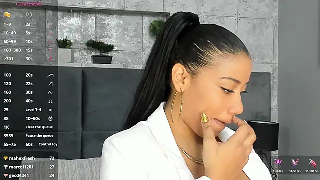 Snapshot of Salome_Diaz_ chatting on February 2025 01:28:01 PM Salome Diaz  online show from February 2025 01:28:01 PM