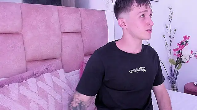 Dylanwhite23  online show from February 2025 05:41:01 AM