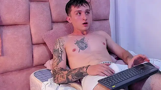 Dylanwhite23  online show from March 2025 04:16:02 AM