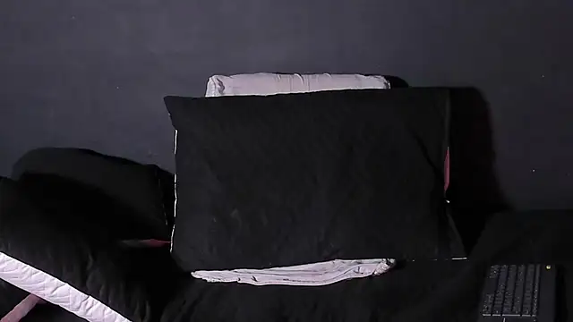 Dylanwhite23  online show from October 2025 08:31:02 PM