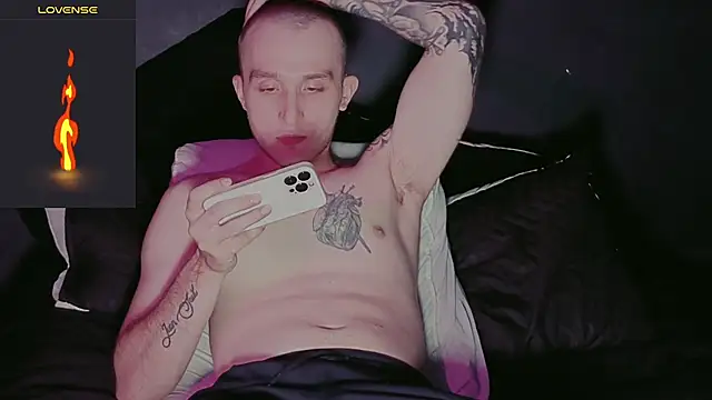 Dylanwhite23  online show from January 2026 09:46:01 PM