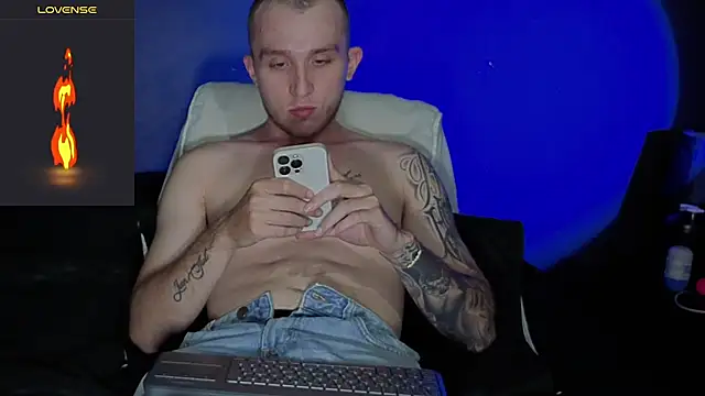 Dylanwhite23  online show from February 2026 11:30:02 PM