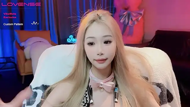 JoooJo  online show from March 2025 04:43:02 PM