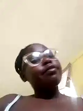 Sweetcecie01 online show from March 2025 10:05:01 PM