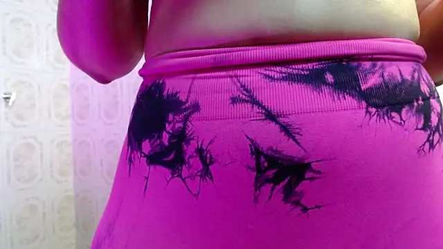 Sophy wm online show from October 2025 04:13:01 AM