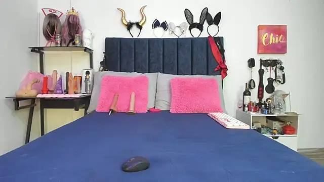 emmily giraldo online show from November 2025 01:10:01 PM