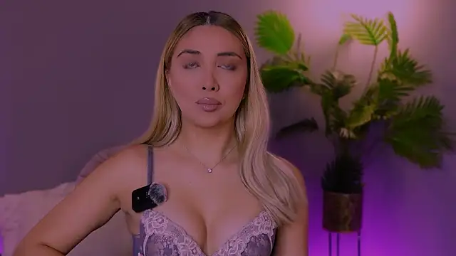 Jessielle online show from November 2025 08:36:02 AM