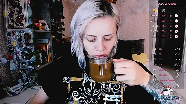 NaniMoore online show from October 2025 07:51:02 AM