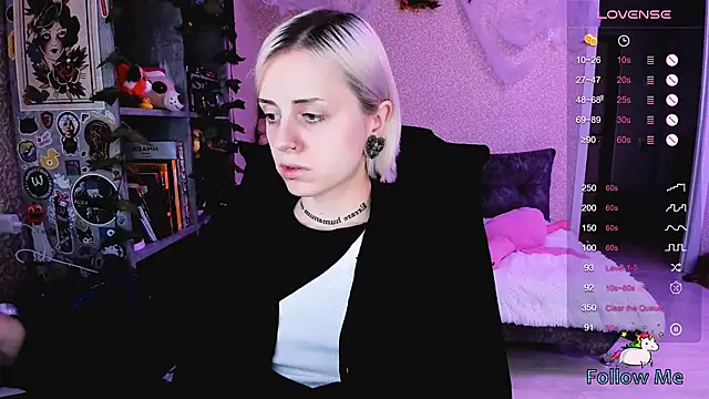 NaniMoore online show from October 2025 08:02:02 AM