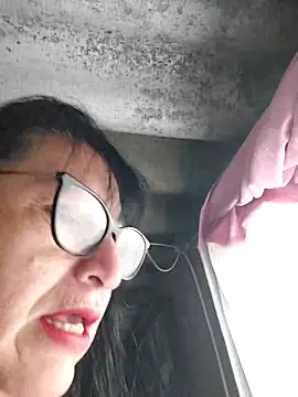 clarita 01 online show from October 2025 11:22:01 AM