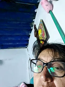 Snapshot of clarita_01 chatting on April 2026 11:41:02 AM clarita 01 online show from April 2026 11:41:02 AM