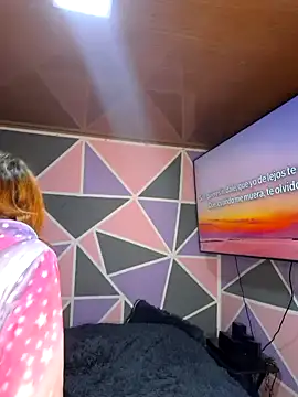 Emmily Walker online show from November 2025 03:35:01 PM