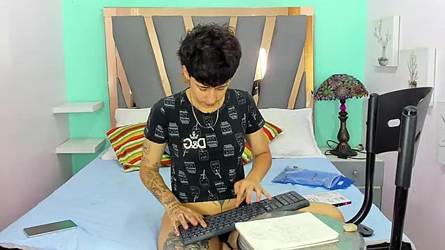 Snapshot of Ethan_lennox chatting on December 2025 08:15:01 PM Ethan lennox online show from December 2025 08:15:01 PM