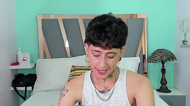 Snapshot of Ethan_lennox chatting on December 2025 10:37:01 PM Ethan lennox online show from December 2025 10:37:01 PM