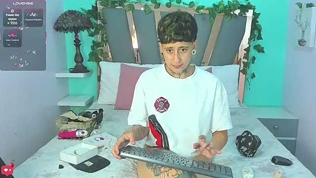 Ethan lennox online show from March 2026 10:14:02 PM