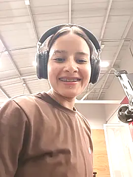 Snapshot of _vaness chatting on December 2024 06:15:01 AM vaness online show from December 2024 06:15:01 AM