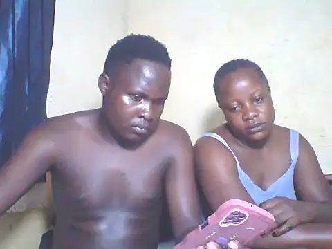 Snapshot of Dark_Queenchocolate chatting on October 2025 08:31:02 PM Dark Queenchocolate online show from October 2025 08:31:02 PM