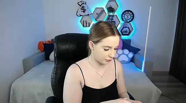 SabrinViolet online show from February 2025 09:09:02 AM