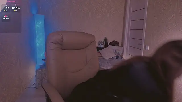 Eesmaaarrr online show from February 2025 11:13:02 PM