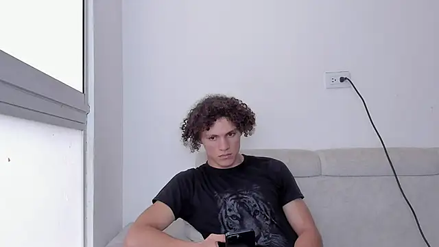 laurent nova online show from February 2025 05:42:01 PM