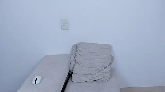 laurent nova online show from March 2025 09:59:02 PM