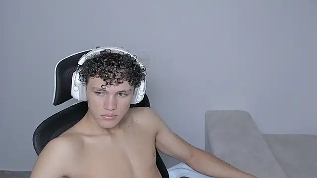 laurent nova online show from September 2025 07:14:02 PM